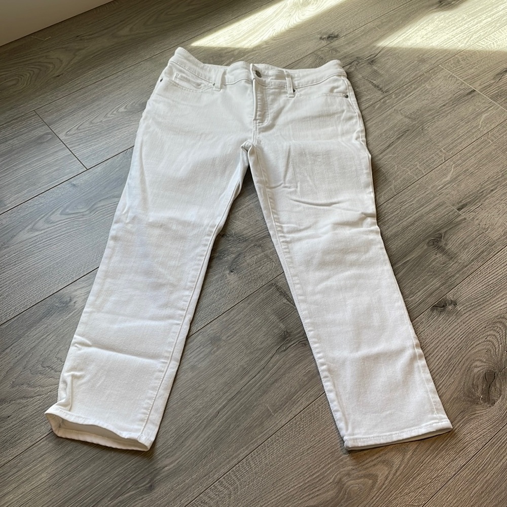 Chico White Girlfriend Slim Leg Crop
